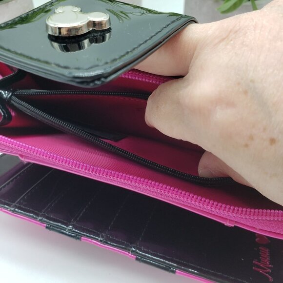 Loungefly Minnie Loves Mickey Embossed Pink Black Patent Leather Wallet - Picture 5 of 10